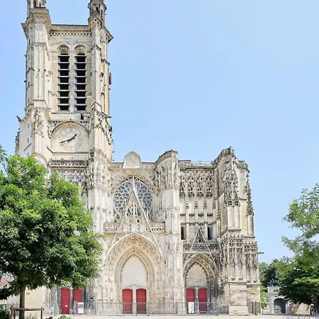 Le Pithou - Votre Pied A Terre Equipe En 5 Appartement