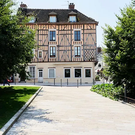 Le Petit Pithou - Equipe Au Coeur De La 5 * Troyes